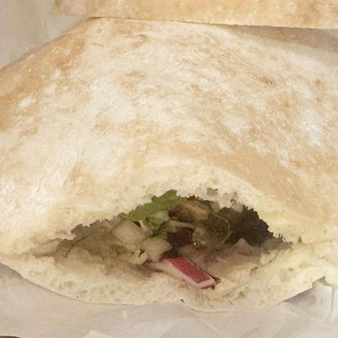 Sachiのインスタグラム：「Sabich pita 🇮🇱 @ta_im_ebisu」