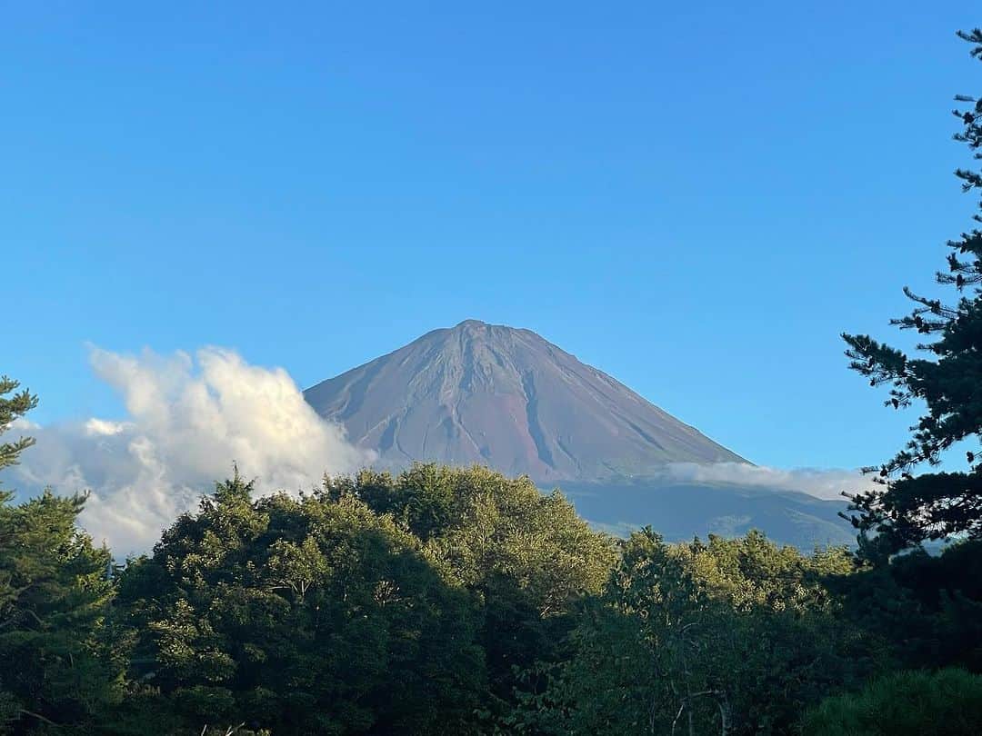 藤沢久美のインスタグラム：「久しぶりの富士山。心洗われるなぁ。  #山梨 #富士山 #mtfuji #yamanashi」