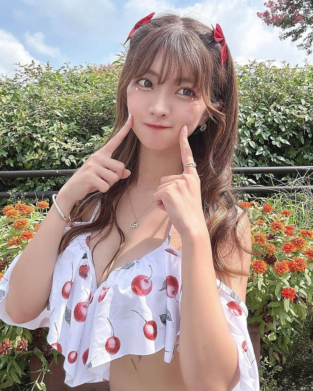 中山星香のインスタグラム：「珍しい髪型！この水着可愛いね🍒   #近代麻雀  #近代麻雀水着祭2023」