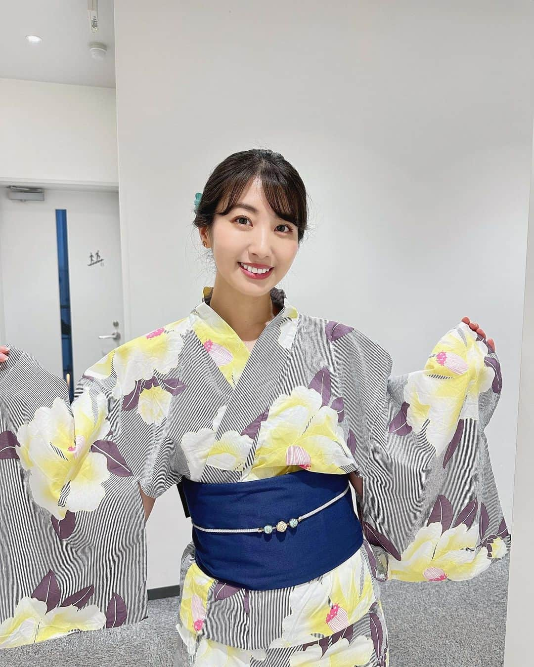 関根ささらさんのインスタグラム写真 - (関根ささらInstagram)「#Yukata 👘🩵 . . この日は事務所イベント！ 昨年春に一緒に放課後プリンセスを卒業した仲間たちとみんなで集まれる最後のイベントでした🌸💫  みんなでランチしてからイベントに向かったの♡ いつまでもかけがえのない仲間でいてくれて有難うみんな🩵💛🩷🤍 . . . . 1部はブラウンのワンピース👗🤎 2部は浴衣でした👘🩵  LAの #アニメエキスポ に向けて #気付け を練習したのでこれからイベントでいつでも着れるようになりました♡やったーーー！ . . . . 今年も皆さんと夏の思い出作れてよかった🌻 会いにきてくださった皆さんありがとうございました♡  今後のイベントは 9/23のしゃべんじゃーずライブゲスト出演🦸 10/18〜10/22の舞台『#担任スパイ』出演🕶️⛩️ 11/11の映画トークイベント🎬🌈  今から予定を空けてご参加いただけますと嬉しいです！！！ お待ちしてます♡ . . . . #ゆかた #浴衣 #ゆかた女子 #ゆかたヘア #浴衣ヘア #浴衣女子 #浴衣美人 #浴衣ヘアアレンジ #ゆかたコーデ #yukatagirl #yukatastyle #kimono #kimonostyle #kimonofashion #japanesegirl #japanesefashion #japaneseculture #japaneseidol #放課後プリンセス」9月17日 17時47分 - sasarasekine