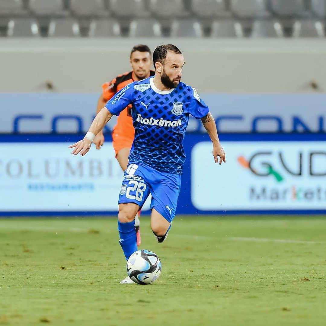 マテュー・ヴァルブエナさんのインスタグラム写真 - (マテュー・ヴァルブエナInstagram)「BIG ENCOUNTER 🔝 🆚 @apoelfcofficial  Let’s go Apollon 🔵⚪️🇨🇾」9月17日 17時58分 - mv28_officiel