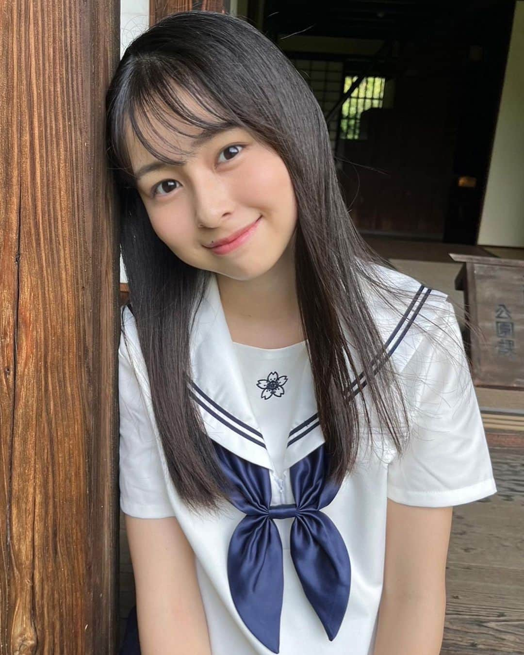 村山千夏さんのインスタグラム写真 - (村山千夏Instagram)「こんばんは。 もし私が江戸時代で暮らしていたらどういう生活なんだろうとか、想像すると中々眠れません。  Good evening. I have a hard time sleeping when I imagine what life would be like if I lived in the Edo period.  #jk#ljk#jk3#高校3年生#現役jk#女子高校生#女子高生#セーラー服#制服#18歳#18yearsold #05#05line#foryoupage#fyp #古民家#japan#japangirl」9月17日 17時57分 - chinatsu___mura