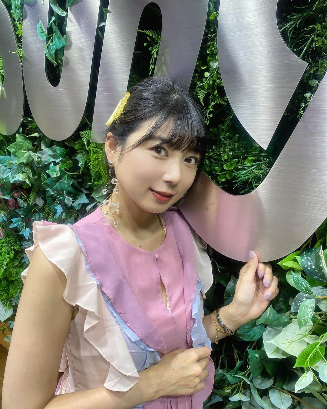 のインスタグラム：「舞鶴市ジャパン付近  いつも控え室にお名前書いて準備してくれてて来店開始からテンション🌈✨  早い時間から、すぐ常連さまに気づいてもらえたりいっぱいお声掛けいただいて、仲良くしてもらえて遊戯してくれてる方ともお話しできて楽しかったです🤭  綾部駅付近  今日もcとmポーズで撮影させてもらって🤣  佐藤の自由な感じでワイワイ❗️  来店中も常連様に覚えていっぱいお話しできて〜🥹🥹  『おはもんもん』も一緒にやってくれるスタッフさんが居てたり♪  今日は初めまして方に沢山お声掛けもらえたりお写真も嬉しかったなぁ〜👏  店舗さまにも大切に想ってもらえて、SNSもチェックしてくれてて改めて沢山呼んでもらえるよう日頃から頑張らないとね💪  福知山城麓  ５月ぶりの来店❗️  お出迎えから嬉しいお言葉をいただき、いつものように佐藤夢のおちゃらけお写真に付き合ってくださる店舗さま😌  ここでも、常連様からお声掛けもらったりお客様からもお褒めいただけたり店舗スタッフ皆さんにも褒めてもらえて短い時間でも凝縮されて濃い〜時間だったＺ👍  また来てねって言って言葉がホント嬉しいよね😆💕  どこの店舗様でも、みなさんに 大事に想って👍  そしてなにより！ファンの皆様が愛に駆けつけてくれた事がホントに幸せだったし感謝でいっぱいです🥰🥰  一緒にリレーしてくれたり差し入れしてくれたり応援してくれたり…😭💕  心の支えだよ！！  今日も本当にありがとうね😊💕  ファンの皆様、常連さま、お客様、店舗スタッフ皆さま、ディレクターさんみんなみんなありがとう🙇❤️  また7のつく日に会えますように👏  １０月会えたら良いな🥺」