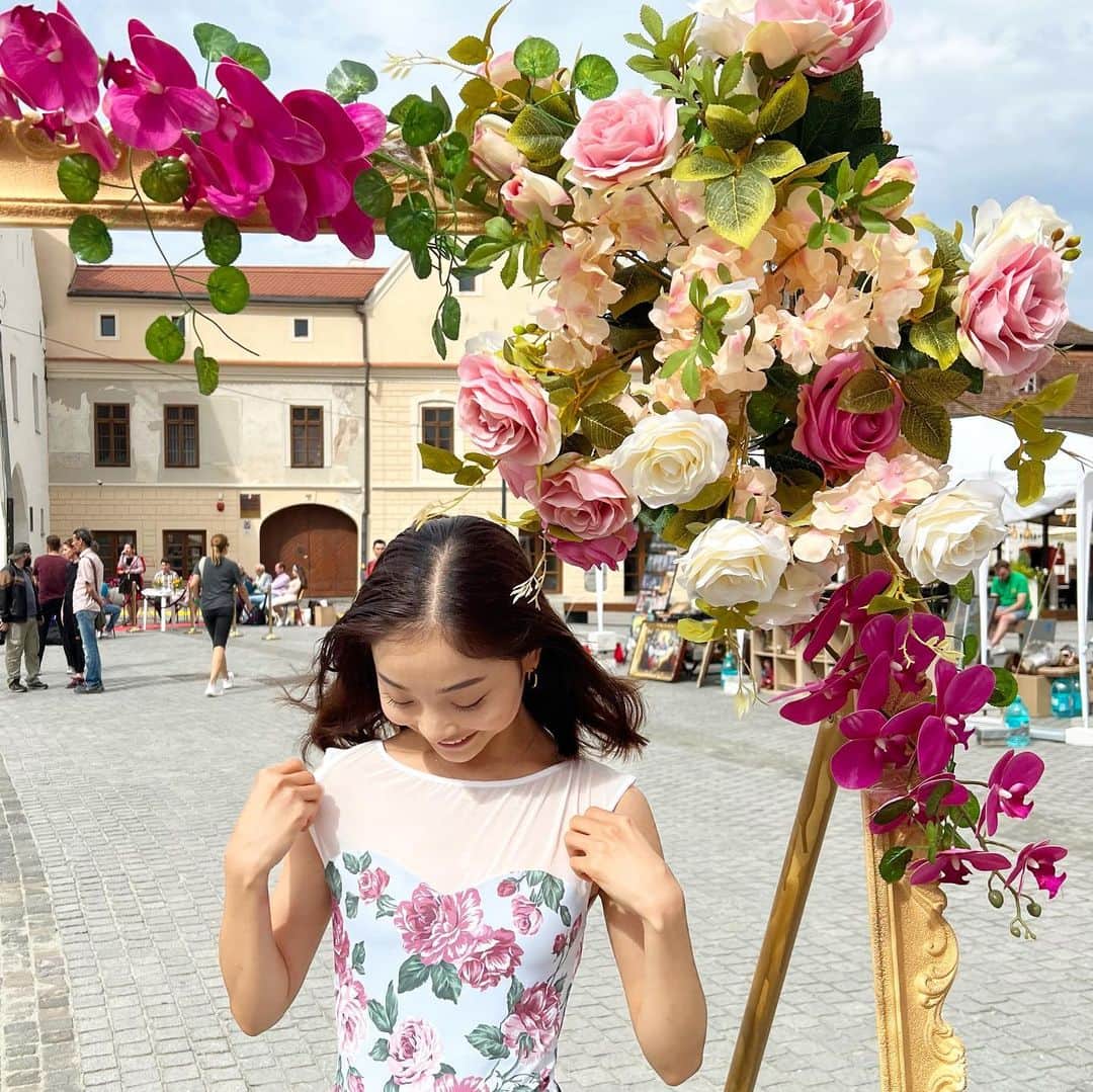 中野怜美のインスタグラム：「Let your dreams blossom💐  stina leotard  • type I drop classic rose phantom gray/ classic rose blue pale 予約販売9.19(tue) 23:55まで  #stina #stinaleotard #stinasayuri」