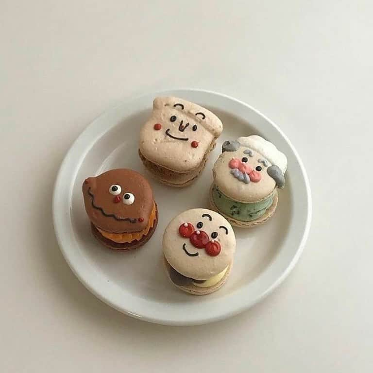 R i R y (リリー)さんのインスタグラム写真 - (R i R y (リリー)Instagram)「『キャラ系マカロン🍪🥣』  可愛すぎるキャラ系マカロン🤎 ぜひおうちカフェの参考にしてみてね👩‍🍳  ✴︎---------------✴︎---------------✴︎  ▶▶掲載する写真を募集中📸 カワイイ写真が撮れたら、@velle.jp をタグ付けするか、ハッシュタグ #velle_jp をつけて投稿してみてね✨ velle編集部と一緒にカワイイで溢れるvelleを創っていこう😚  ✴︎---------------✴︎---------------✴︎  #スヌーピー #スヌーピーマカロン #ミッフィー #ミッフィーマカロン #マカロン作り #手作りお菓子 #手作りマカロン #キャラスイーツ #おうちカフェ #ホームカフェ #キャラマカロン #マイクマカロン  #たべっ子どうぶつガチャ #ディズニーマカロン #手作りマカロン #マカロン手作り #キャラマカロン #動物マカロン #トゥンカロン #トゥンカロン作り」9月17日 18時24分 - velle.jp