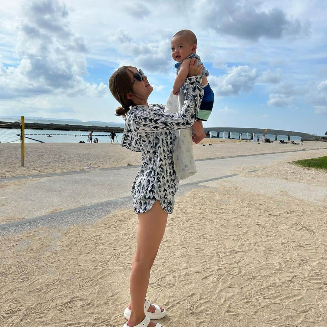 渡邉幸愛さんのインスタグラム写真 - (渡邉幸愛Instagram)「海🌊  雨は降らなかったけど 結構曇り😂😂  #沖縄 #美々ビーチ #糸満」9月17日 18時29分 - koume_watanabe.official