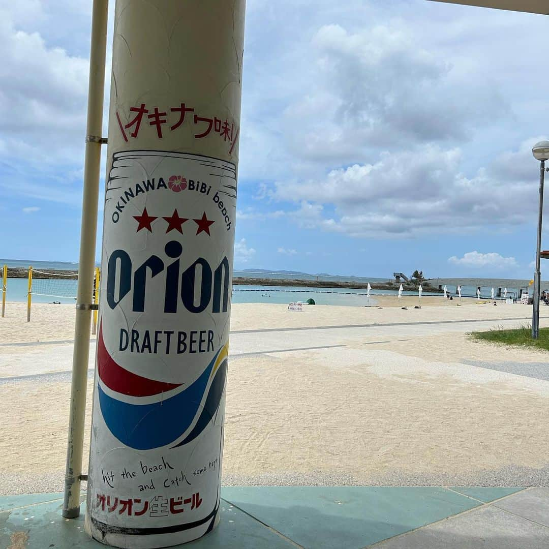 渡邉幸愛さんのインスタグラム写真 - (渡邉幸愛Instagram)「海🌊  雨は降らなかったけど 結構曇り😂😂  #沖縄 #美々ビーチ #糸満」9月17日 18時29分 - koume_watanabe.official