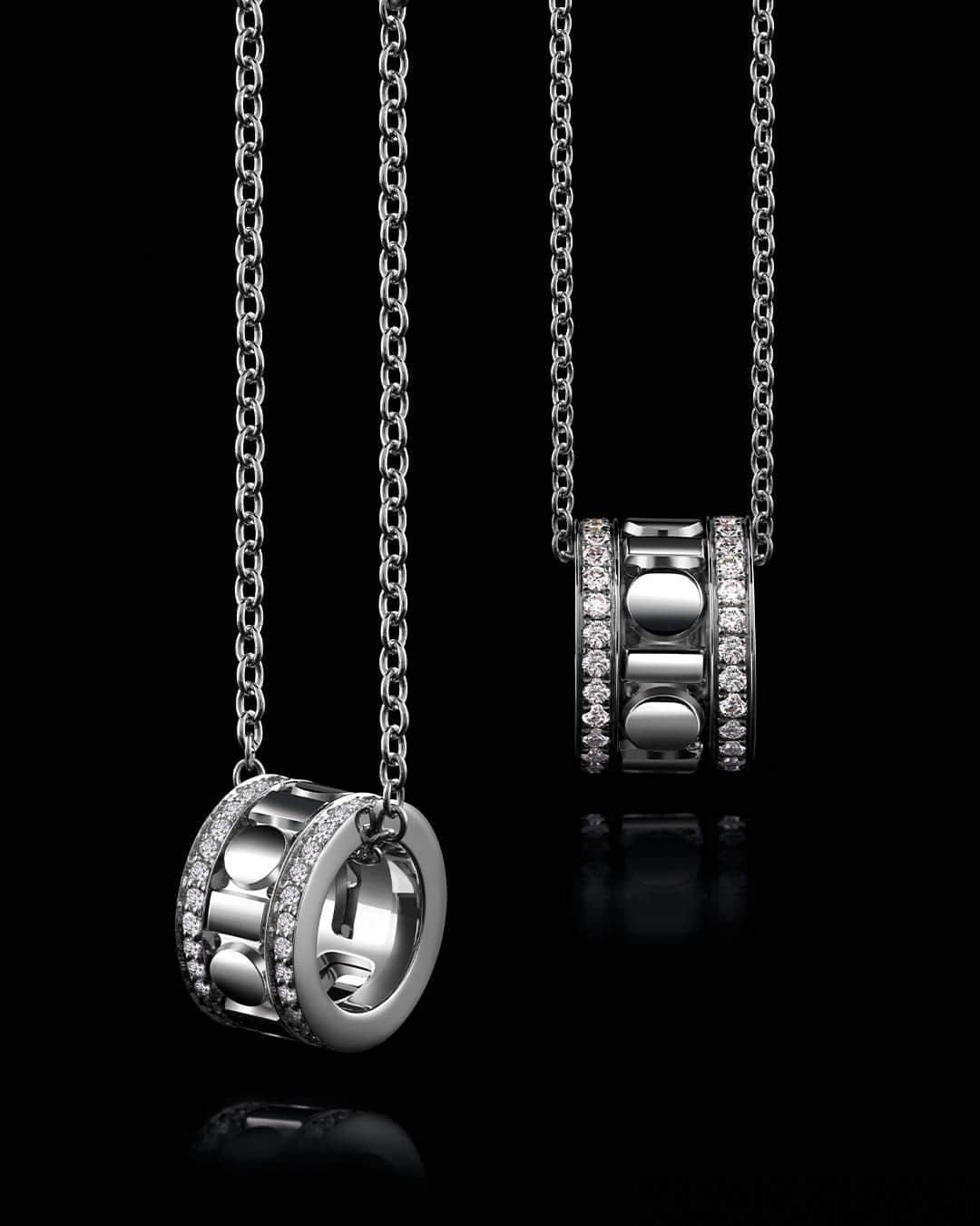 ダミアーニのインスタグラム：「Icy look. Damiani Belle Époque Reel white gold and diamonds pendant necklaces.  #TastetheItalianExcellence #DamianiBelleEpoqueReel #Damiani #Handmade #MadeInItaly」