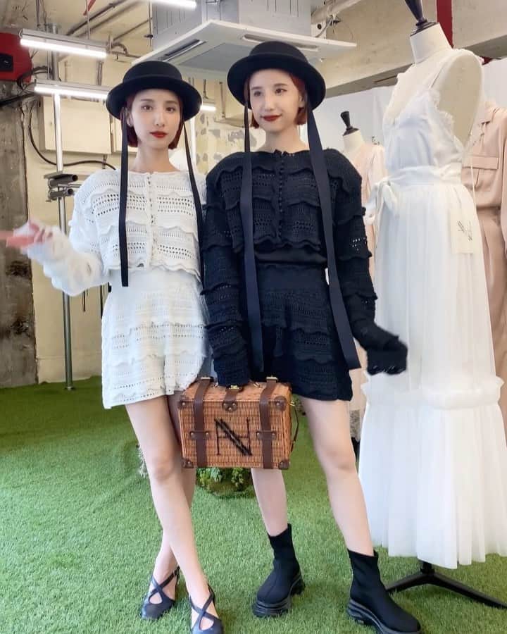 のインスタグラム：「最近🎀 # @haengnae_official のお洋服が可愛過ぎる #今年最初で最後のかき氷 #プードル会🐕 #🍑が近過ぎて驚き #グリと青春 #おもちゃパラダイス」