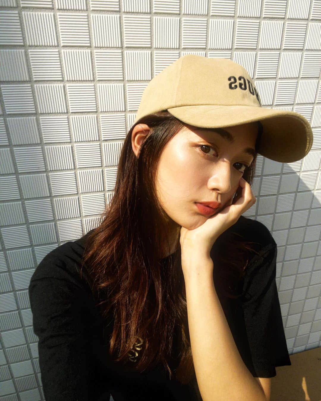 のインスタグラム：「. オレンジメイク🍊💄  髪の毛もうすっかりロングだな~ どのくらいまで伸ばそう🤔！」