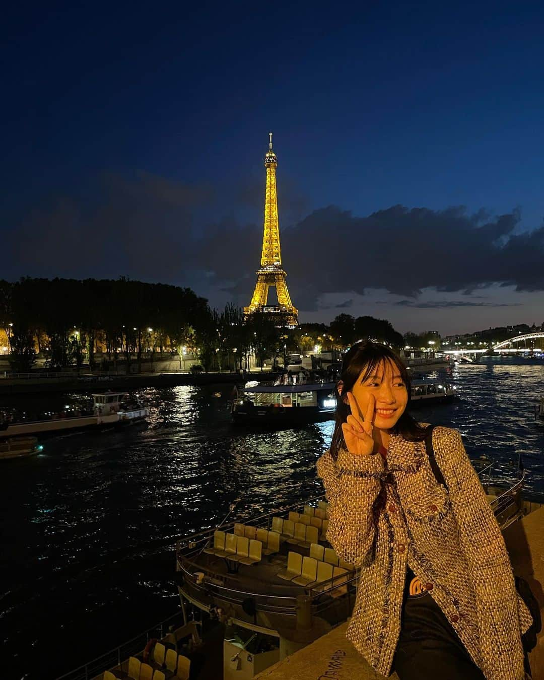 岡本夏美さんのインスタグラム写真 - (岡本夏美Instagram)「初のおかもと姉弟ふたり旅🇩🇪🇫🇷 ドイツ、フランス✈︎ 最高の一週間。1秒も、無駄な時間のない、充実した時間を過ごしました☺︎楽しかった〜、また詳しく載せます色々☺︎おたのしみに✌︎ #germany🇩🇪 #france🇫🇷paris」9月17日 18時58分 - okamoto_natsumi