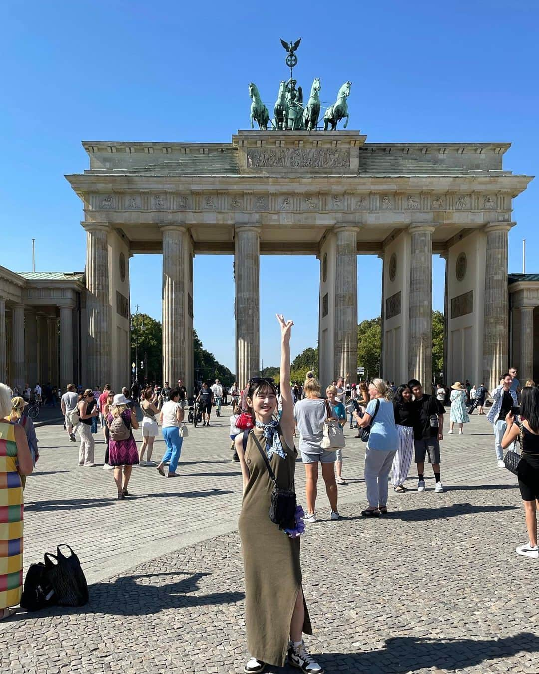 岡本夏美さんのインスタグラム写真 - (岡本夏美Instagram)「初のおかもと姉弟ふたり旅🇩🇪🇫🇷 ドイツ、フランス✈︎ 最高の一週間。1秒も、無駄な時間のない、充実した時間を過ごしました☺︎楽しかった〜、また詳しく載せます色々☺︎おたのしみに✌︎ #germany🇩🇪 #france🇫🇷paris」9月17日 18時58分 - okamoto_natsumi