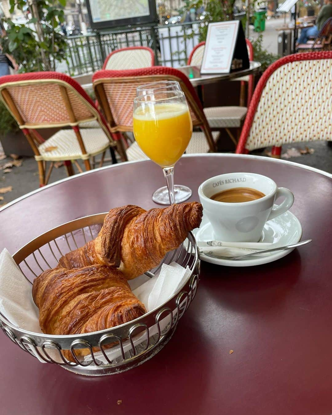 岡本夏美さんのインスタグラム写真 - (岡本夏美Instagram)「初のおかもと姉弟ふたり旅🇩🇪🇫🇷 ドイツ、フランス✈︎ 最高の一週間。1秒も、無駄な時間のない、充実した時間を過ごしました☺︎楽しかった〜、また詳しく載せます色々☺︎おたのしみに✌︎ #germany🇩🇪 #france🇫🇷paris」9月17日 18時58分 - okamoto_natsumi