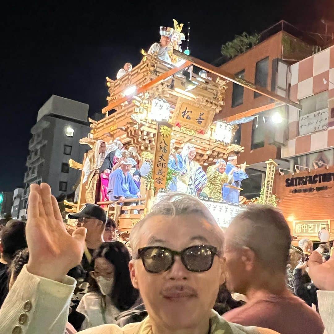 田代まさしさんのインスタグラム写真 - (田代まさしInstagram)「関東三大祭りである茨城県の石岡祭りに来ています。 一台何億とする山車が何十台も出ており、その山車の上で踊る人の動きがまるでカラクリ人形のような動きをしていて、手や肩や頭の動きがとても勉強になりました。 もちろん山車を見た後、煮干しの出汁で煮た昆布を食べたのは言うまでもありません（笑）  #茨城県#石岡市#石岡祭り#田代まさし#マーシー」9月17日 19時11分 - marcys.official