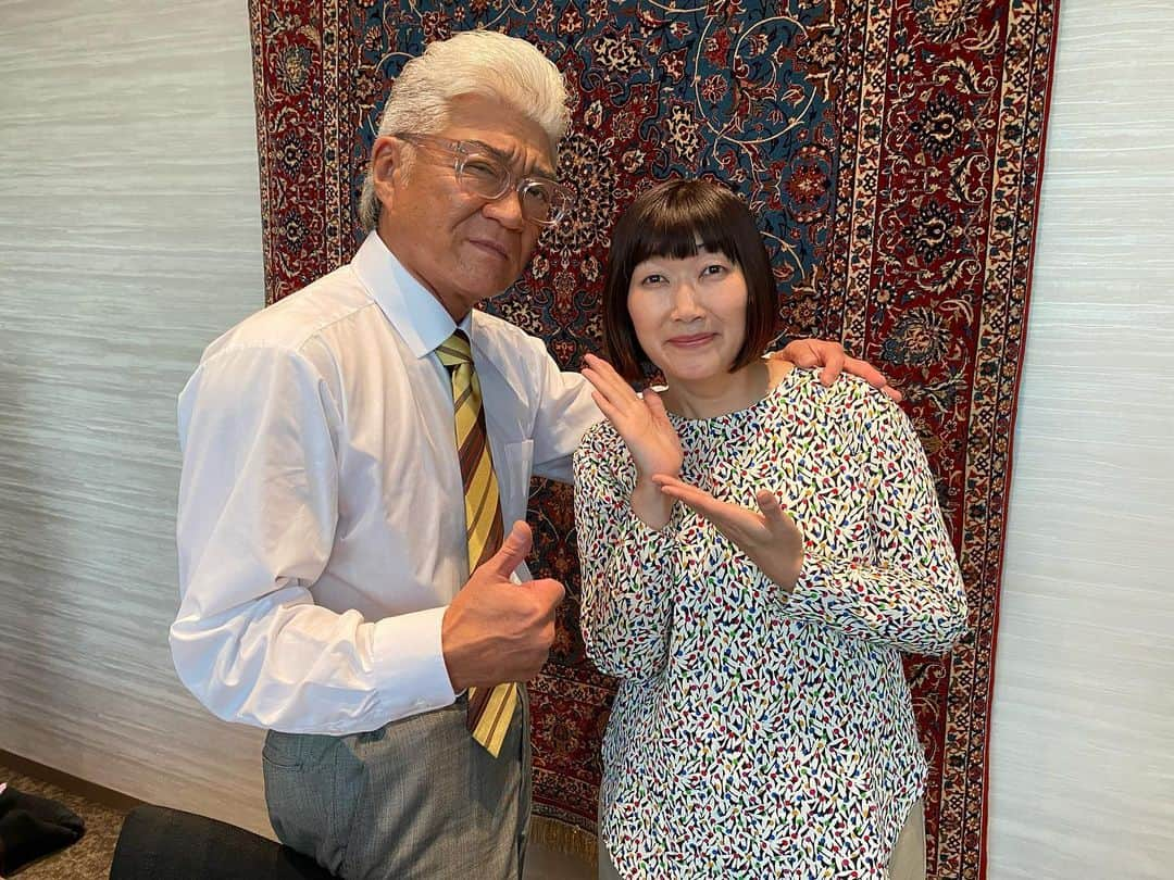 川村エミコさんのインスタグラム写真 - (川村エミコInstagram)「小沢仁志さんと！！☺️ めっちゃお優しいです。  #小沢仁志 さん #肩組んでくださいました #😊 #こちらの写真はOKとのことでアップさせていただきました #🍀  #近くなったらまたお知らせさせていただきます。」9月17日 19時14分 - kawamura_emiko