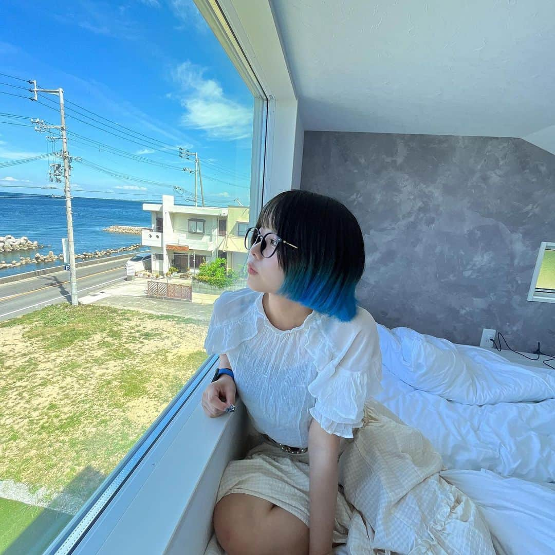 ちなぷぷさんのインスタグラム写真 - (ちなぷぷInstagram)「@villance_resort さんに遊びに来たよ！！ 貸別荘みたいなところに泊まりに来るのは初めてだったんだけど、お家まるまる使えて景色も綺麗で洗面台も広くて専用サウナまでついてて超気持ちいいだった(T . T)  . . . . . . . . . . . . #プリント倶楽部 #プリクラ #ぷりくらぽーず #ぷりんと倶楽部　#地雷系女子 #黒髪ボブ #黒髪ボブ前髪ぱっつん #ぱっつん前髪 #ぱっつんボブ　#サブカル女子 #サブカルファッション #自撮り　#呑み #呑みスタグラム  #水着コーデ#水着　#貸別荘 #ヴィランス淡路島 #淡路島 #淡路島観光 #淡路島グルメ #淡路島カフェ #ホテル」9月17日 19時15分 - tina._.nyan