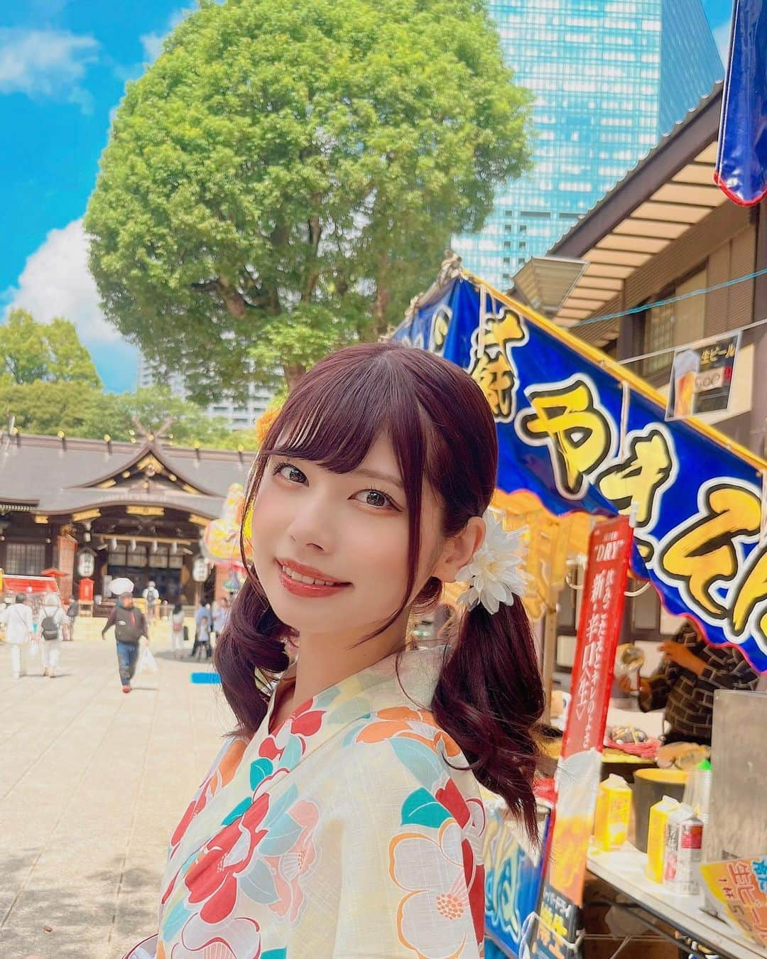 鹿目凛のインスタグラム：「君との夏、まだ終わってないよ！  …  浴衣着てお祭り行けた💛  …  #でんぱ組inc #鹿目凛 #ぺろりん #アイドル #浴衣 #夏祭り #新宿 #神社」