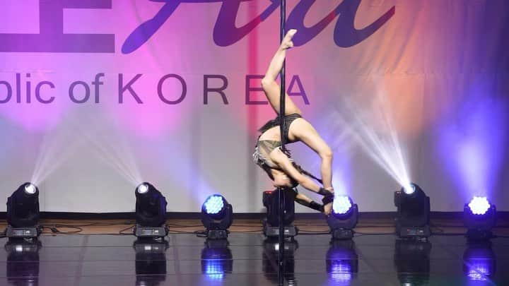 坂井絢香のインスタグラム：「@kpsf_official  @poleartkorea   2023.5.28 Poleart Korea  #poledance #poleart #ポールダンス  #polecompetition」