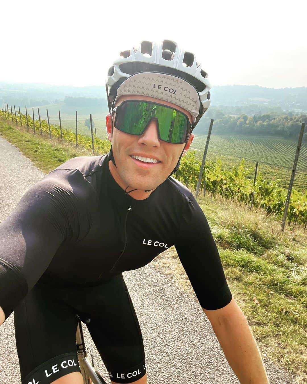マックス・チルトンのインスタグラム：「Riding purely for my Sunday lunch later.」