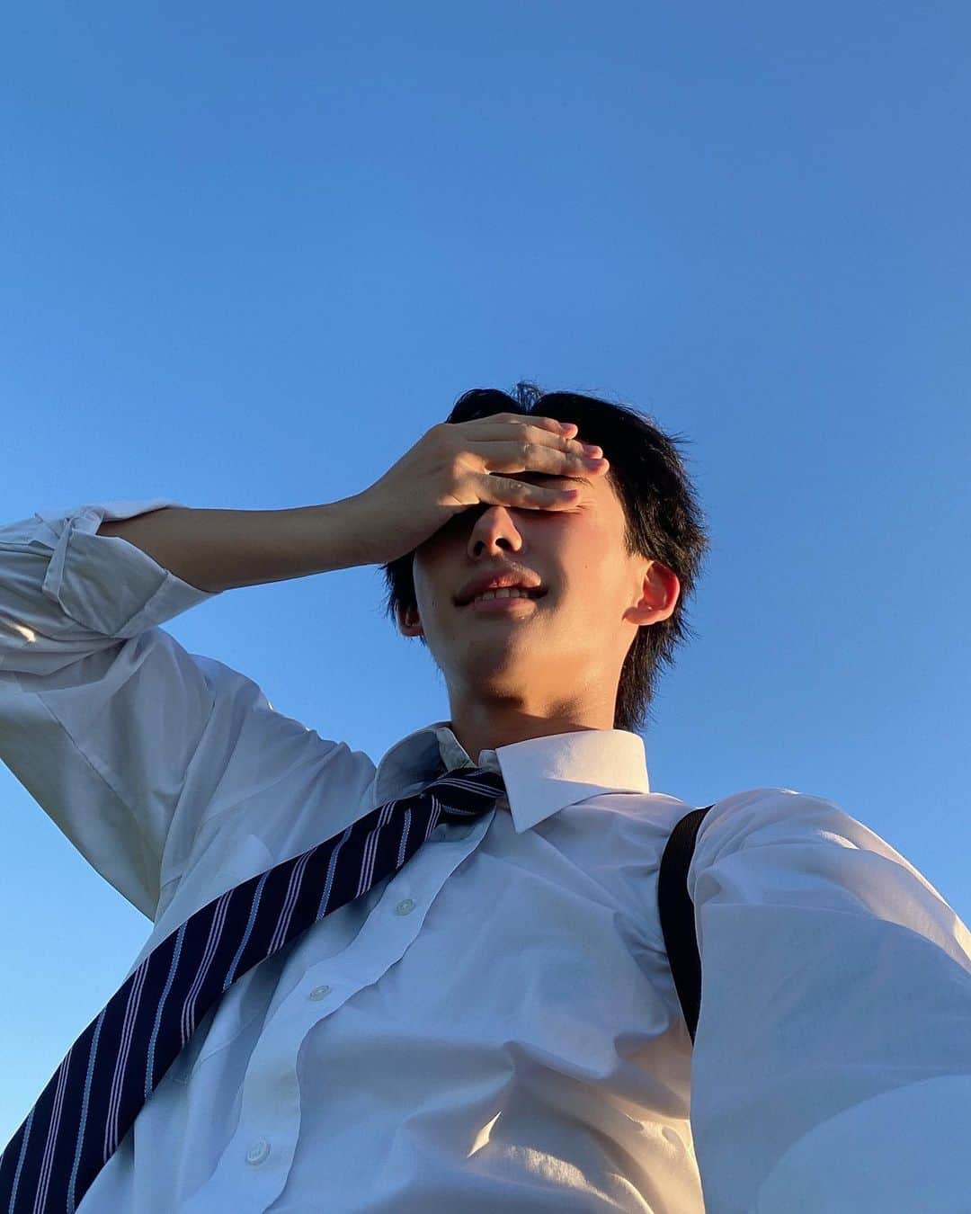 菊地瑛仁のインスタグラム：「土手眩しかった〜、  ･  #japanese  #japan  #雰囲気好きな人いいね  #今日好き  ･」