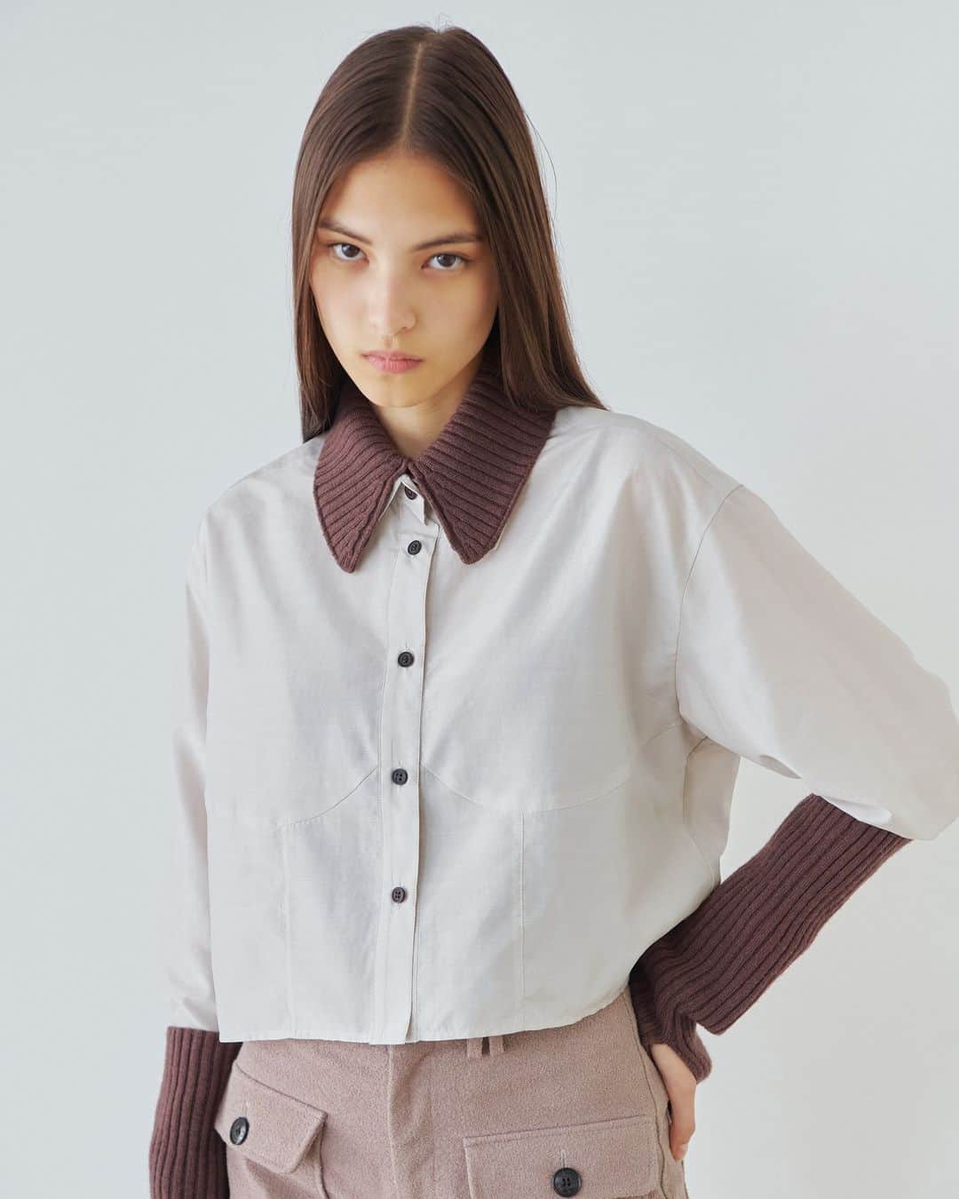tiit tokyoさんのインスタグラム写真 - (tiit tokyoInstagram)「2023 fall winter collection knit parts set shirt / gray beige×brown   #tiittokyo #AW23」9月17日 20時00分 - tiit_tokyo