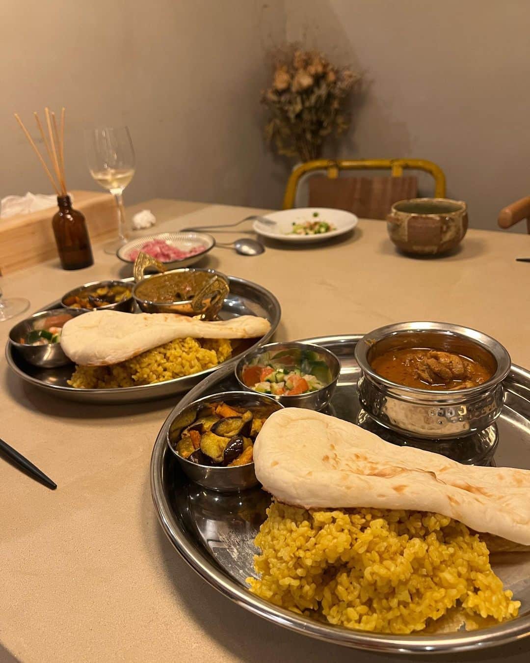 並木万里菜さんのインスタグラム写真 - (並木万里菜Instagram)「さりがお家に来てくれた時に カレーを作った🍛 2枚目はさりがつくってくれた バナナタルト🍌🥧 おいしすぎた！ありがとう〜 @sarisumita_ex   友達が持ってきてくれたワインも最高だった。  また新作できたら食べにきてね！ 次はナンも手作りしたいです。  #カレー🍛#インド料理 #インドカレー#おうちごはん#最近#たべた#カレーたち#バナナタルト#住田紗里#並木万里菜#テレビ朝日アナウンサー#テレビ朝日#テレ朝#アナウンサー」9月17日 20時00分 - marina_namiki