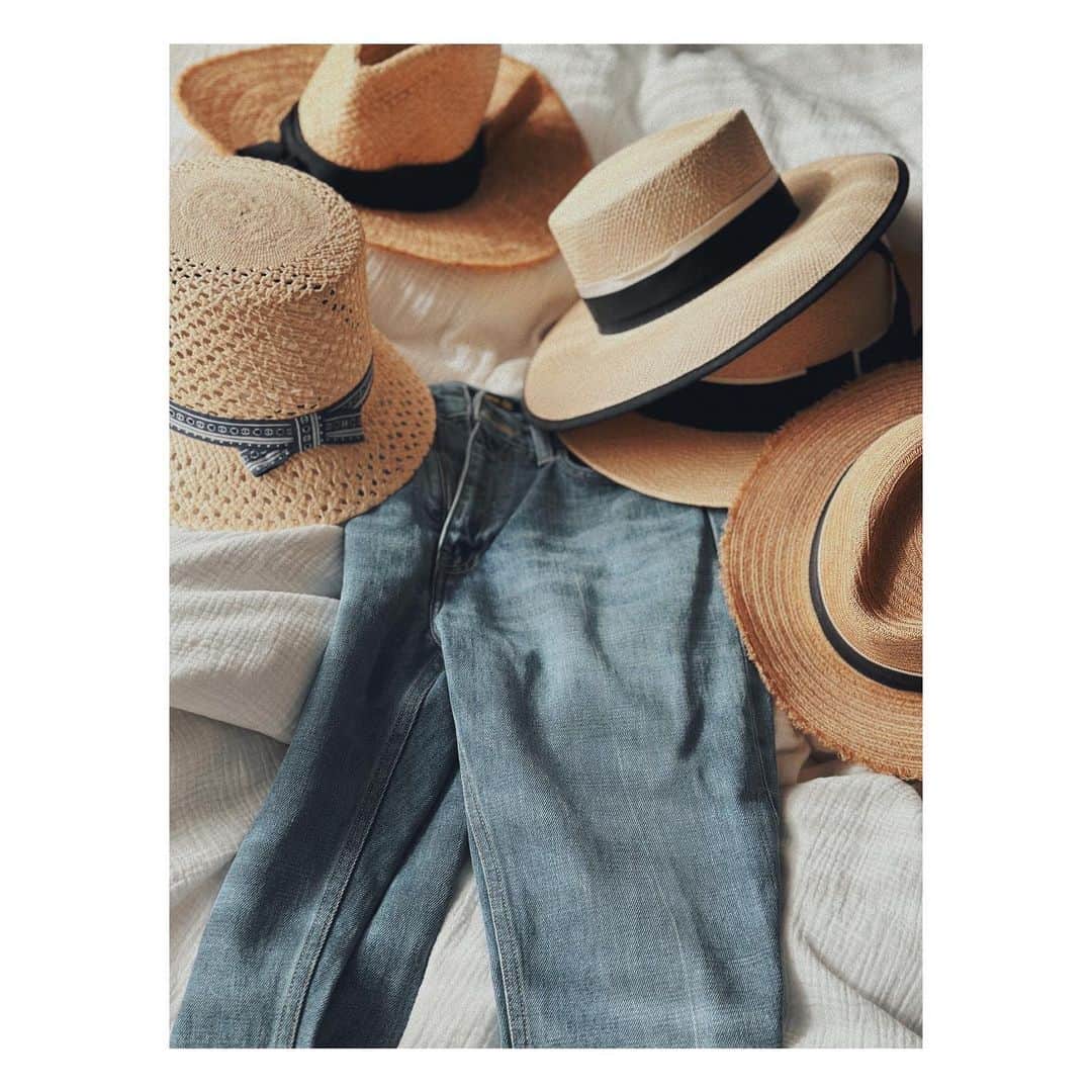 yori designerのインスタグラム：「👖👒 デニムに合わせて 帽子を選ぶのが楽しかった朝☀️」