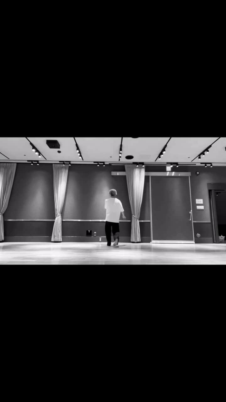 SHOWのインスタグラム：「それを愛と呼ぶなら / Uru  #BUDDiiS #SHOW」