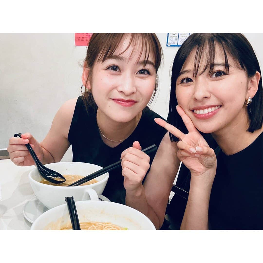 岩田絵里奈さんのインスタグラム写真 - (岩田絵里奈Instagram)「しおりんとラーメン🥰🍜 ショートしおりんますます可愛いです。 #1995年生まれ #服どんかぶり」9月17日 20時18分 - erina_iwata