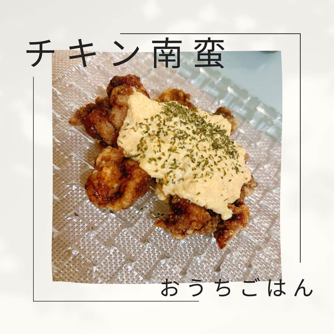 のインスタグラム：「タルタルソース作りたくて チキン南蛮  らっきょ入れると美味しいとのことで入れてみたんだけど フードプロセッサーで細かくしすぎて食感残ってなかった😂 タマネギとかも入れたけどその食感もゼロ😂  そして お醤油とお酢、蜂蜜のソースをかけてその上にタルタルソースを 乗せたんだけど タルタルソース無い方が好きかも😂  ガッツリ系で お腹いっぱい💦💦💦  #ちょっと違った #チキン南蛮 #おうちご飯」