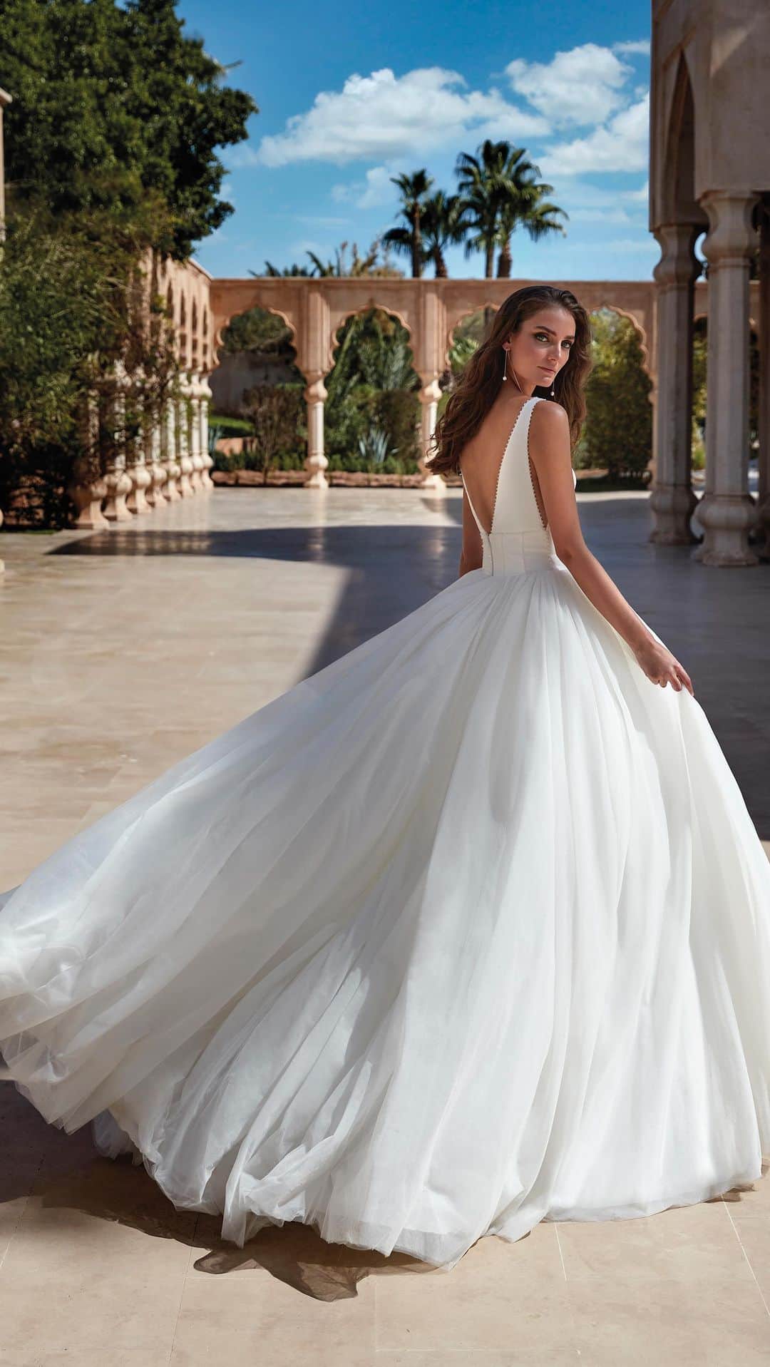のインスタグラム：「Just imagine yourself in this dress💛  Discover the new #Pronovias 2024 collection at our in-store event until September 18th. Book your appointment via the link in bio🔗  Dress: Elbrus  #TheJourney」