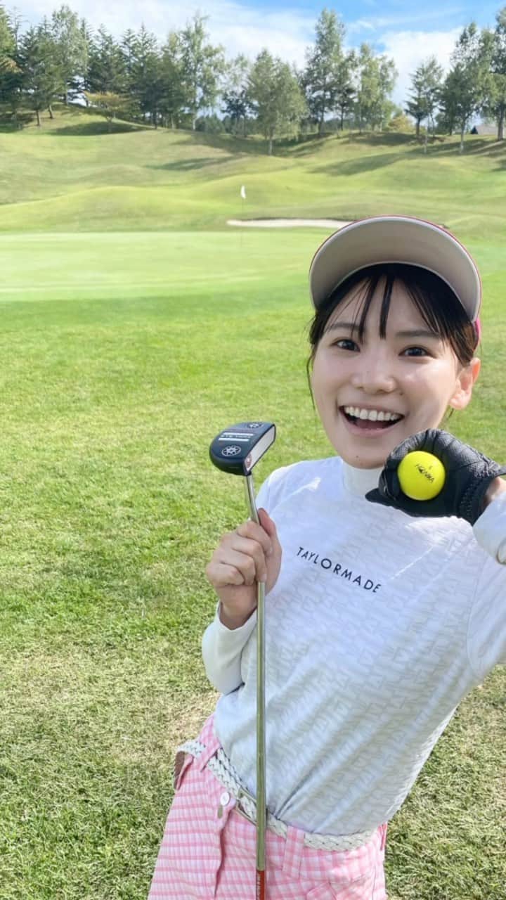 のインスタグラム：「. ゴルフ⛳️ この日はパットめっちゃ叩きました🙃 小海涼しかった〜〜 お昼もテラスがあっておすすめです‼️ #ゴルフ #ゴルフウェア #ゴルフ女子 #ゴルフ初心者  #ゴルフスイング #シャトレーゼカントリークラブ小海」