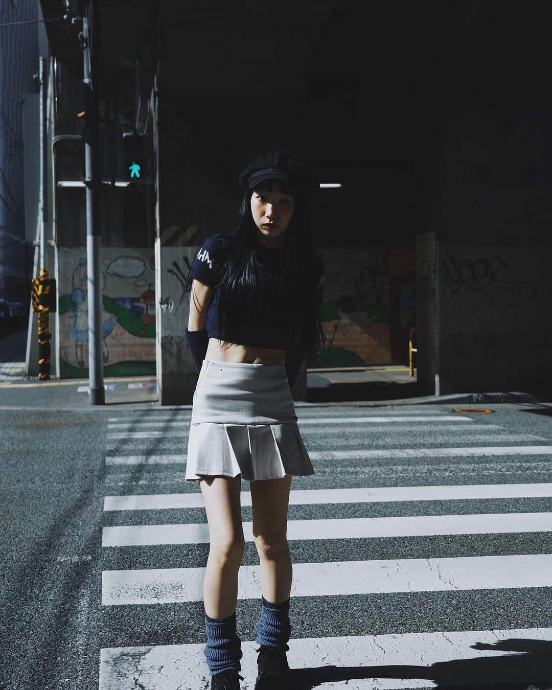 トヲルのインスタグラム：「. . . 李🥟 . . model..まりな photo..トヲル . . #黒髪ロング #黒髪ロングウィッグ」