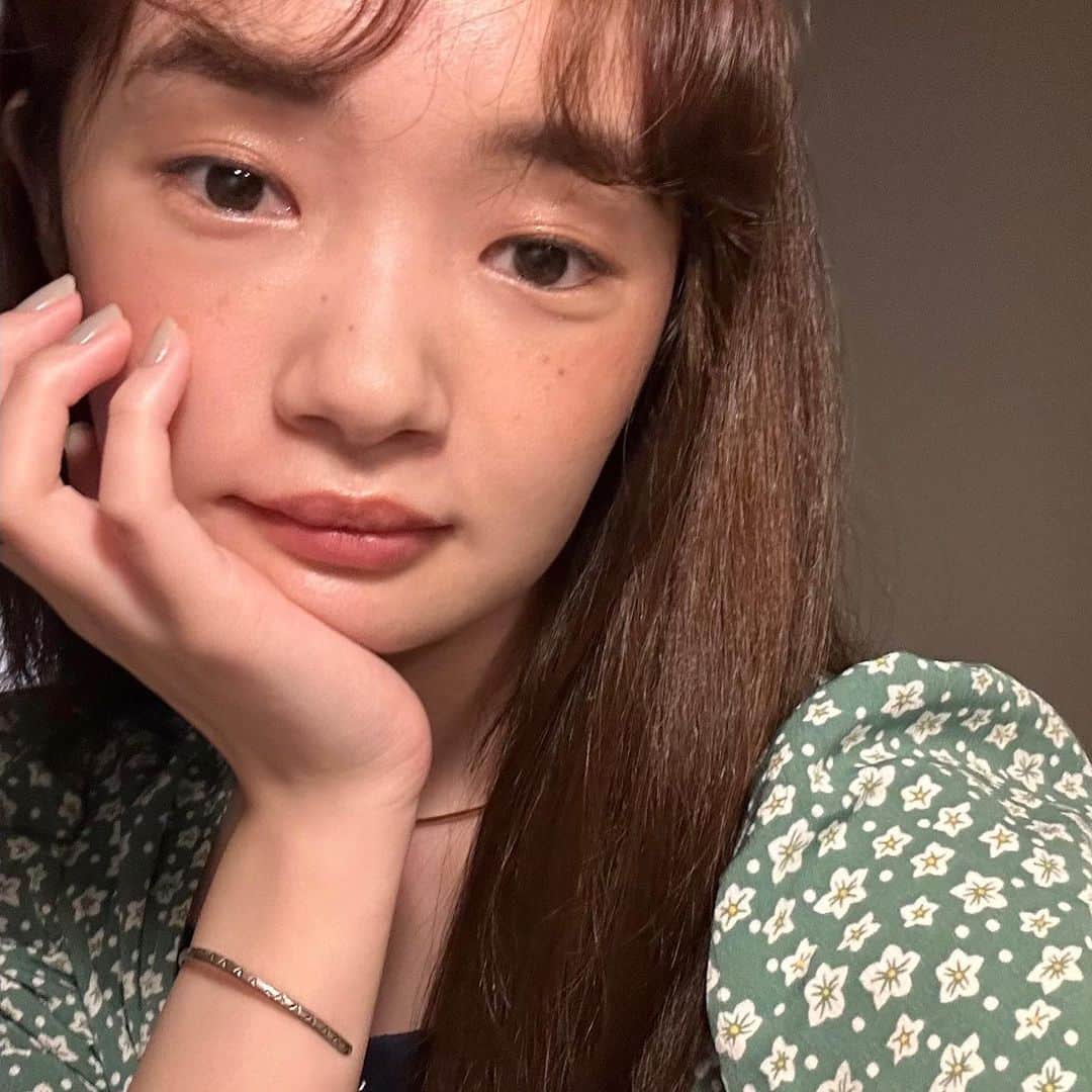 川村安奈のインスタグラム：「🟢🟠」