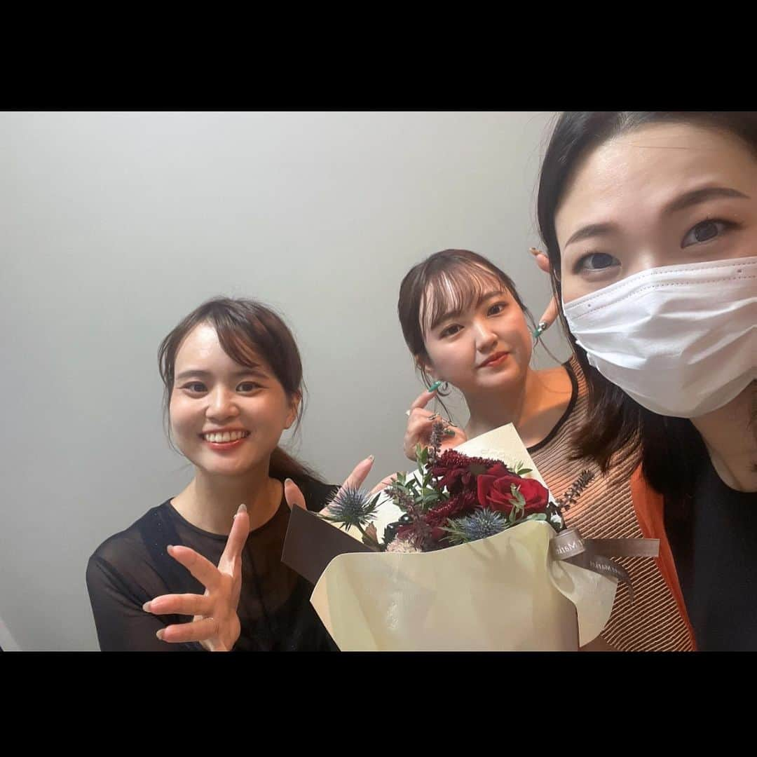 神原美香さんのインスタグラム写真 - (神原美香Instagram)「. . いつもNail salon MaHaLoにご来店いただき ありがとうございます☺️✨ . 私事ではございますが この度新しい命🌱を授かり、 来月に出産を控えているため 本日の営業を最後に、産休をいただくことになりました。 . ご報告の際には スタッフを含め、 たくさんのお客様からお祝いの言葉をいただき お久しぶりのお客様がたくさん会いにきてくださったり 自分の事のように泣いて喜んでくださるお客様もいて、、 そして、わたしが産休をいただくにあたり 夜と土日の予約が埋まりやすくなることにより ご迷惑をおかけしているにも関わらず、 温かい言葉と たくさんのお客様がご予定と周期を調整してくださり 本当に感謝の気持ちでいっぱいです。 . 産休に安心して入らせていただけるのも 素敵なお客様に恵まれて 頼りになる古澤と梶川🐥 可愛いスタッフがいてくれているおかげだと思っております。 . ネイリストをして15年 初めて長いお休みをいただき、 MaHaLoをオープンして11年 こんなに長い間サロンを空けるのも初めてですが 少しの間お休みをいただきたいと思います☺️ . Instagramは溜まってるネイルを変わらずw ストーリーも更新していきたいと思っておりますが サロンに関係するご連絡に関しましては 直接サロンのLINE@かお電話でのお問い合わせを おすすめいたします🙇🏻‍♀️！ . 復帰の際はまたSNSとLINE@より ご報告させていただきたいと思っております☺️❤️ 毎月お会いしてるお客様から 『寂しいけど、待ってます❤️』と 言っていただけた言葉に、嬉しい気持ちでいっぱいです✨ . たくさんご迷惑をおかけいたしますが、 変わらず、Nail salon MaHaLoをご愛顧の程 よろしくお願い致します。 . . 2023.9.17 Nail salon MaHaLo Owner Nailist 神原美香 . .  　　  ‾‾‾‾‾‾‾‾‾‾‾‾‾‾‾‾‾‾‾‾‾‾‾‾‾‾‾‾‾‾‾‾‾‾‾‾‾‾‾‾‾‾‾ 随時ご予約受付中🌟 Nail salon MaHaLo 大阪＊梅田＊中崎町 〠大阪市北区神山町9-24 jyume神山402号室 ☎️06-6809-4676 📩mahalo.nail.0420@gmail.com LINE@📱mahalo-umeda 当日ご予約も受け付けております✨ お気軽にお問い合わせください💖 ‾‾‾‾‾‾‾‾‾‾‾‾‾‾‾‾‾‾‾‾‾‾‾‾‾‾‾‾‾‾‾‾‾‾‾‾‾‾‾‾‾‾‾ #nail#ネイル#beauty#nailstagram #大阪#中崎町#梅田ネイルサロン#大阪ネイルサロン#東梅田#NailsalonMaHaLo#네일아트#네일#젤네일#footnail#instanail#gelnails#nailart#japanesenailart #スカルプ#オトナ女子ネイル#夏ネイル#nails#ジェルネイル#ネイルデザイン#オフィスネイル#上品ネイル#夏ネイル2023#シンプルネイル#フットネイル#大人女子」9月17日 20時41分 - mahalo.nail2012