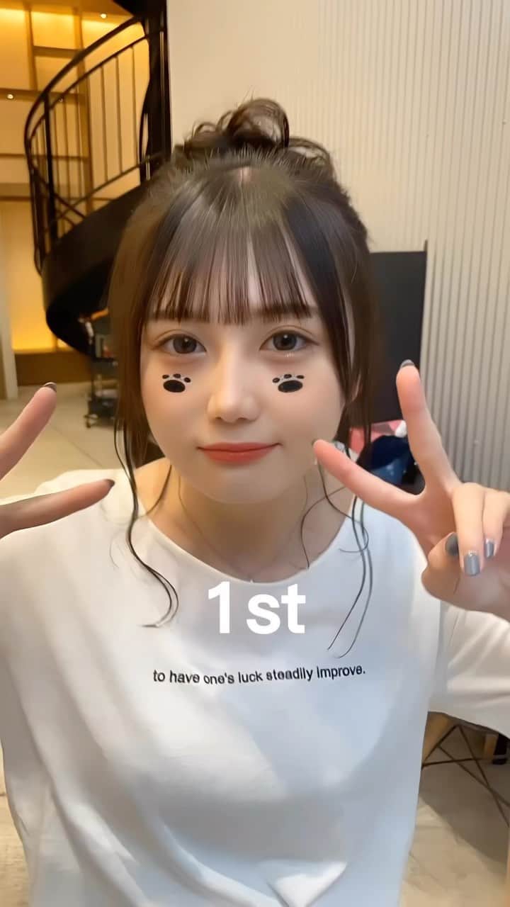 のインスタグラム：「何番の髪型がすきですか？🫶🏻 ⡱  ˗˗˗˗˗˗˗˗˗˗˗˗˗˗˗˗˗˗˗˗˗˗˗˗˗˗˗˗˗˗˗˗˗˗˗˗˗˗ ⁡ ⁡ ⁡ ⁡ 【人気ヘアスタイル9選✨. 】 ⁡ ⁡ ⁡ ◌ @ukita_bob  ⁡ ご質問はコメント欄にお願いします！ ⁡ ⁡ ⁡ ⁡ ˗˗˗˗˗˗˗˗˗˗˗˗˗˗˗˗˗˗˗˗˗˗˗˗˗˗˗˗˗˗˗˗˗˗˗˗˗˗ ⁡ ⁡ ◌ 料金 ◌ ・カット ¥8,800 ・カット 𓂃 トリートメント ¥12,000 ・カット 𓂃 カラー ¥16,000 ・カット 𓂃 カラー 𓂃 トリートメント ¥19,000 ⁡ ⁡ ⁡ 𓂃 よくあるご質問 𓂃 ⁡ ⁡ Q . 予約はどうしたらいいですか？ ⁡ ✎ プロフィールのURLからお待ちしております。 ⁡ ⁡ Q . 場所はどちらですか？ ⁡ ✎  DX SHARE SALON 東京都渋谷区神宮前1-9-8 KI-438ビル 1F-A 【原宿駅、明治神宮前駅から徒歩4分】 ⁡ ⁡ Q . 投稿に若い子しか載っていないですが、 私の年齢でも大丈夫ですか？ ⁡ ✎ もちろん大丈夫です。 僕のお客様は現在【7歳(小学2年生)〜61歳】の方が ご来店してくださっております。 女性は全員可愛くします。 ⁡ ⁡ Q . どんな美容師？ ⁡ ✎ 施術中は喋りすぎず喋らなすぎず 絶妙なリラックスラインを狙います。 ⁡ カットは【ボブ】【ショートボブ】が好きですが、 ミディアム、ロングも好きです。 ⁡ カラーはブリーチをしなくても 【透明感】【くすみ感】が出るところを こだわっています。 ⁡ ⁡ ⁡ 𓂃 #ボブ #切りっぱなしボブ #ボブヘアー #ボブヘア #ボブスタイル #ミニボブ #前下がりボブ #ボブアレンジ #ショートヘア #ショート #ショートボブ #ショートカット #ミディアムヘア #シースルーバング #前下がりボブ #外ハネボブ #小顔カット #似合わせカット #ヘアアレンジ #어레인지 #헤어 #헤어컷 #밥 #hairlove #hairfashion #hairtransformation #haircolor #hairpainting #hairvideo #hairextensions」