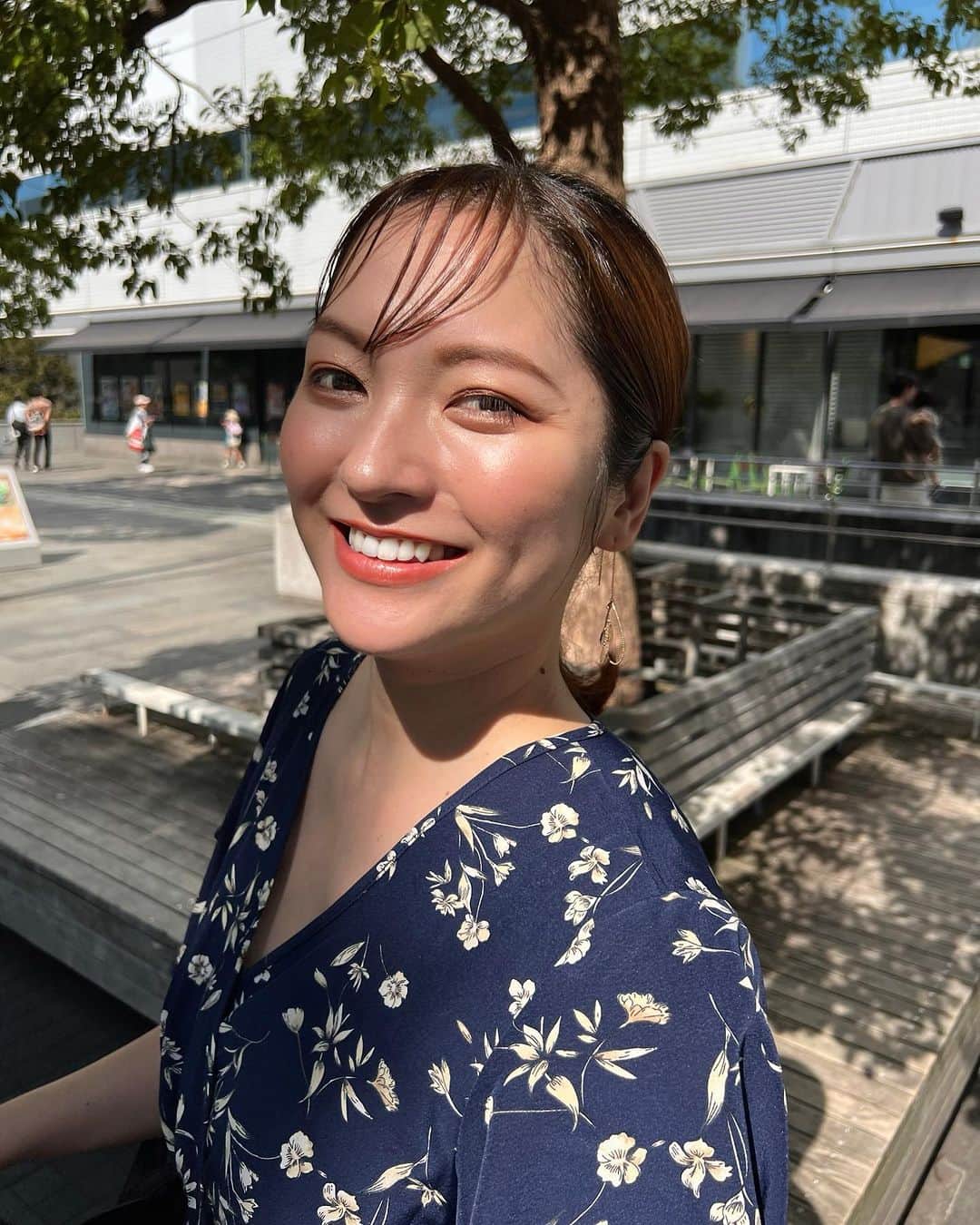 樋浦結花のインスタグラム：「・ 最近お気に入りのアイテムでメイクしたよ🩷  特にこのtirtirのハイライトがお気に入り😍❣️ パールとか入っていないクリアタイプだから 自然なツヤ感がしっかり出る😍💕  しっかし今日も 9月後半とは思えない暑さだったね〜😅🔥」