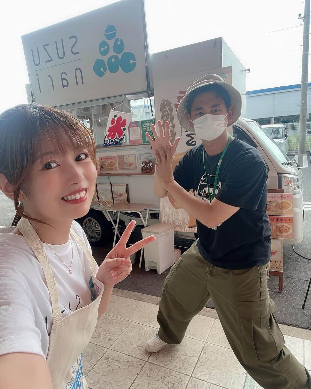 鈴木優梨のインスタグラム：「(ºωº э)З 電飾さん久しぶりに会えて嬉しかった(ºωº э)З✨  全ツEXは黒歴史😃  電飾さんのYouTubeにスズナリも少し出演したので楽しみ🎥✨  今日もありがとうございました٩( ´ω` )و #電飾鼻男 #でちゃう編集部 #JP7館林店 #キッチンカースズナリ #群馬キッチンカー #館林キッチンカー #たい焼き」
