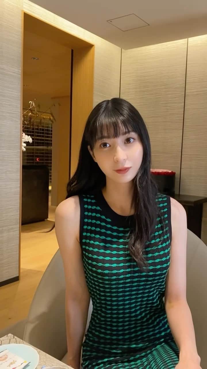 デコウトミリのインスタグラム：「三連休なにしてる？🦋」