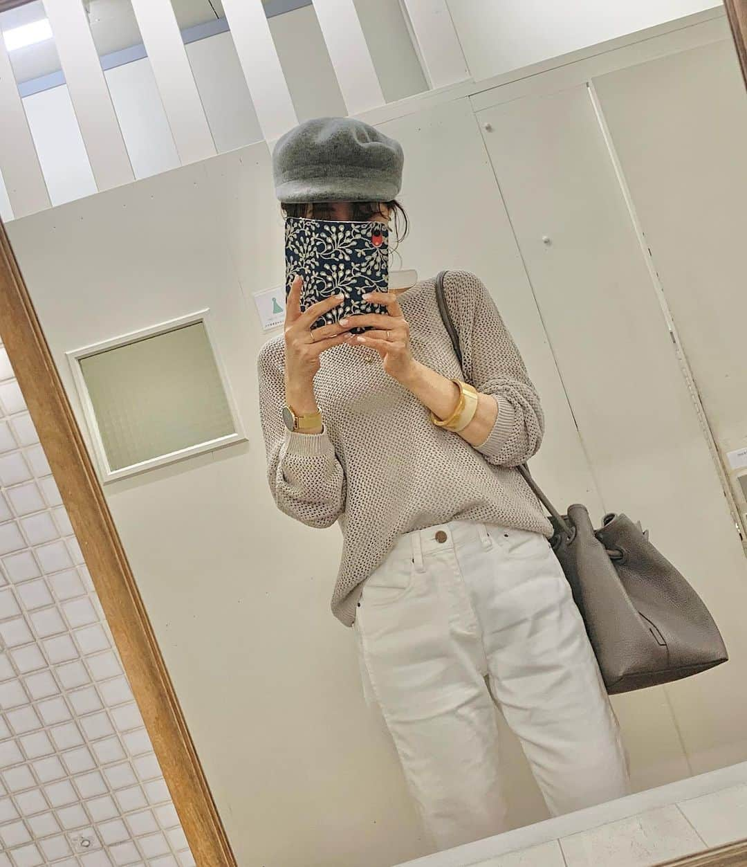 ree_mstorynさんのインスタグラム写真 - (ree_mstorynInstagram)「#coordinate  ちょっこっと秋を ウール素材の キャスケットで♡  #3Dメッシュクルーネックセーター #uniqlo #40代コーデ #大人カジュアル #大人コーデ #キャスケット #キャスケットコーデ #vasic #vasicbond #vsco #vscam」9月17日 21時19分 - ree_mstoryn