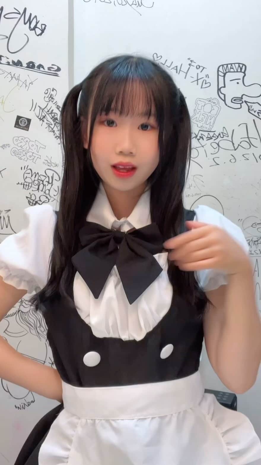 のインスタグラム：「フォローしてください🥲 .  .  .  .  .  .  .  .  .#アイドル#おーえすけー#松永あいか#中学生#可愛い#大須#09#14歳#いいねしてほしい#中2#拡散希望#jc#推して#黄緑色担当#大須商店街#メイド #コスプレ」