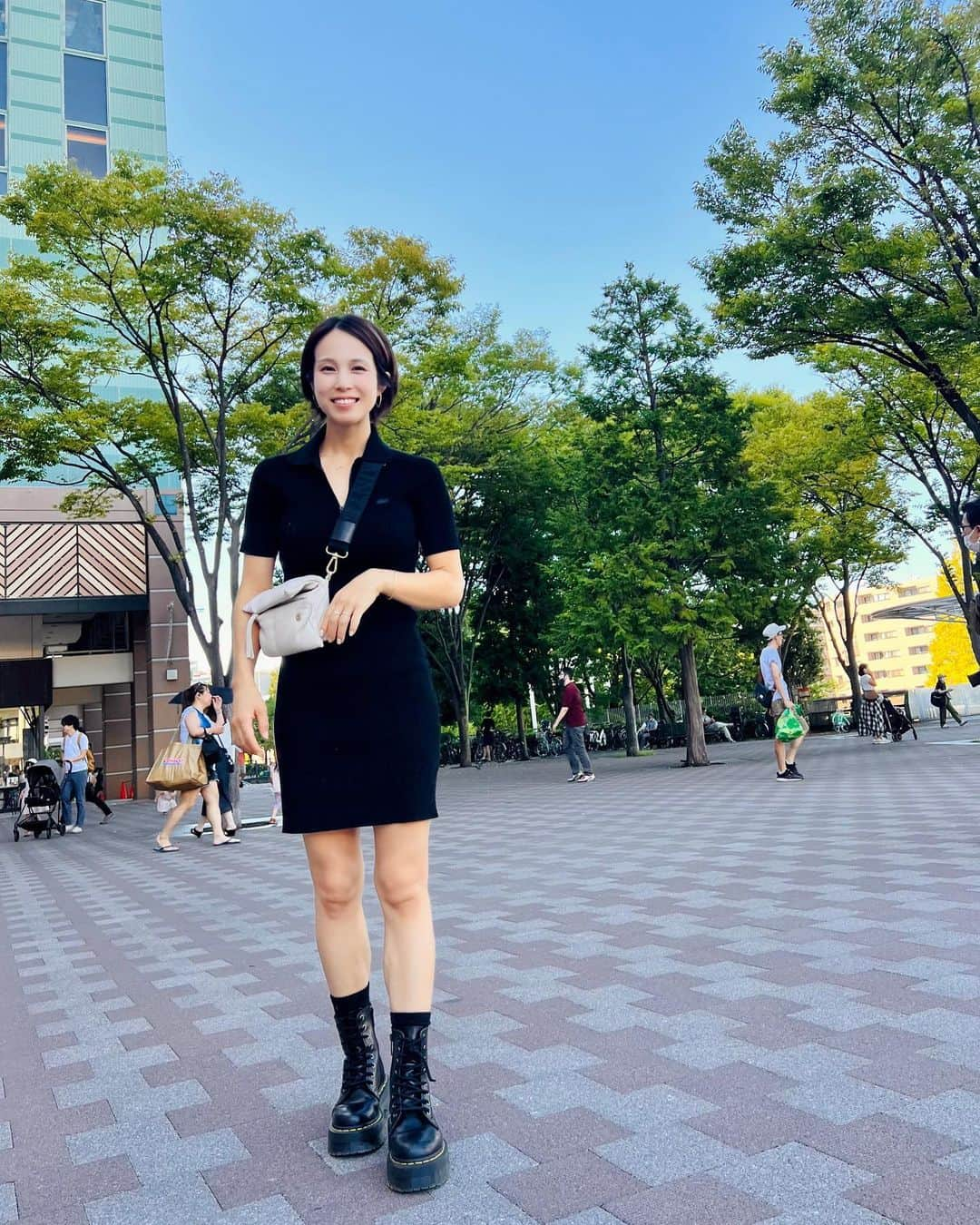 犬童美乃梨さんのインスタグラム写真 - (犬童美乃梨Instagram)「@lacoste  初めてラコステで ニットワンピ買ってみた👗 デザイン良き✌️  顔全開で顔まるいね🥹  #ワンピース #ニットワンピース」9月17日 21時22分 - minudo