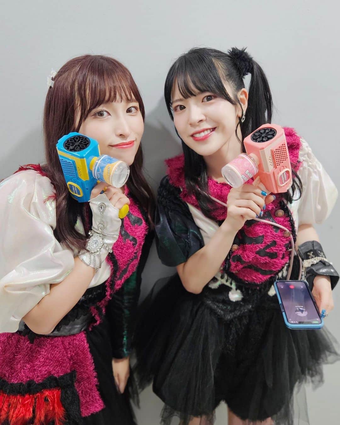 松崎博香のインスタグラム：「4年ぶり？にフィリピンに 戻ってこれて本当に良かった🇵🇭 会えない時間がすごく長かったのに 変わらずスタマリを好きでいてくれて愛してくれて とっても幸せな気持ちになりました🥲🩷  待っててくれてありがとう🫶🏻 　 Mahal kita Philippines🩷 Please dont forget about me☺︎ See you again.  写真はしのちゃんが撮ってくれたやつ🫶🏻 とってもお気に入り🥰♡ まやちゃんと一緒にフィリピンに行けて良かった💘  まやちゃんとシャボン玉隊したよ🫧 　 #starmariephilippines #STARMARIE #スタマリ #instagood #instagram #instalike #instadaily #selfie #me #like #셀카 #셀피 #맞팔 #좋아요 #좋아 #맞좋 #오오티디 #fyp #selca #เซลฟี่ #카페 #拍照 #人像摄影 #攝影日常  #TheBestOfAnime2023 #TheBestOfAnime #boa2023」