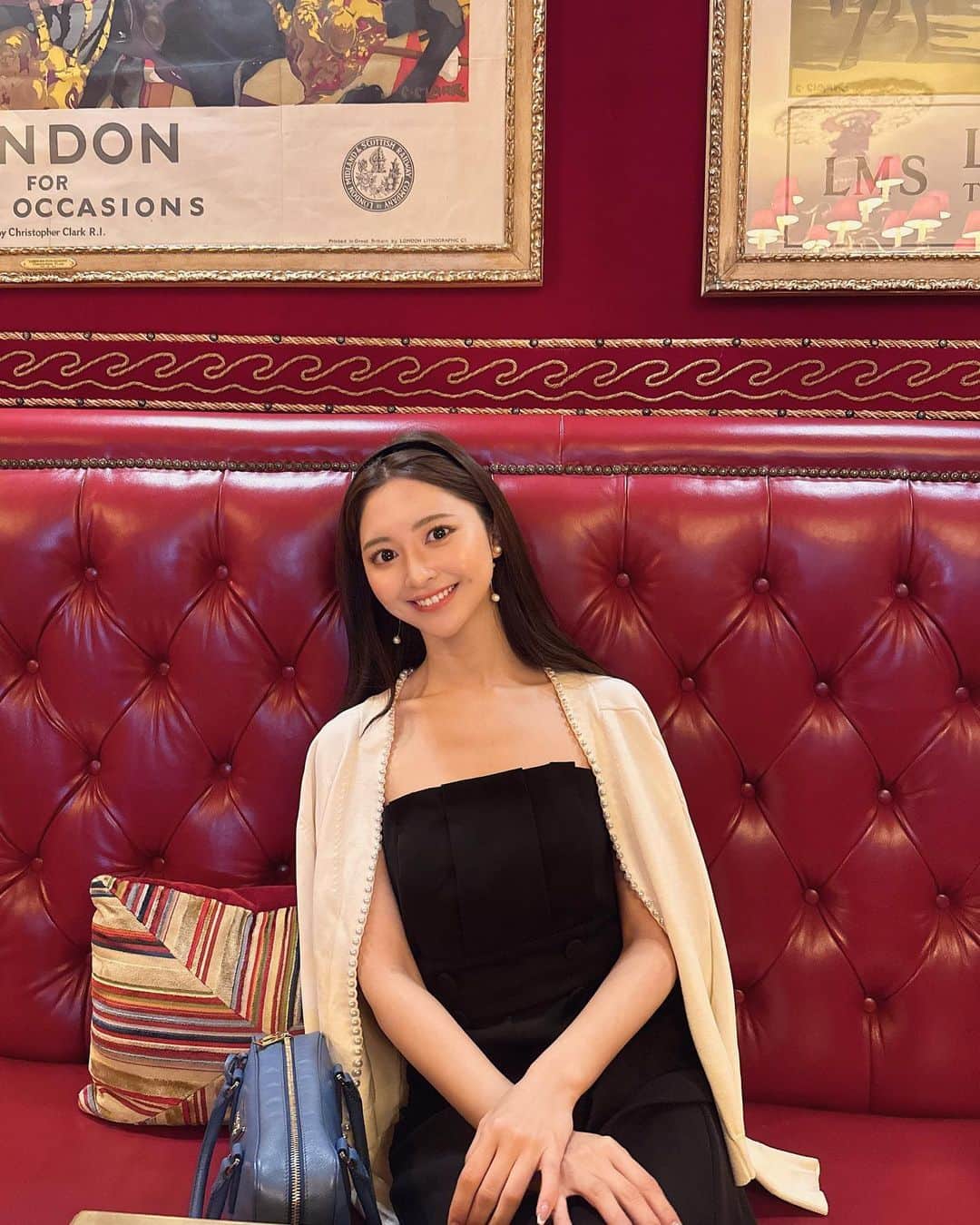 岸本沙季さんのインスタグラム写真 - (岸本沙季Instagram)「📍The Rubens at the palace  本場のアフヌンは若い女の子同士よりカップルや老夫婦が多くほっこり。ゆっくりとしたティータイムが何より好きなのでこの旅行で1番幸せを感じました❤︎  #イギリス旅行#ロンドン#アフタヌーンティー#骨格ウェーブ#イエベ春#ブルベ夏」9月17日 21時46分 - saki__kishimoto