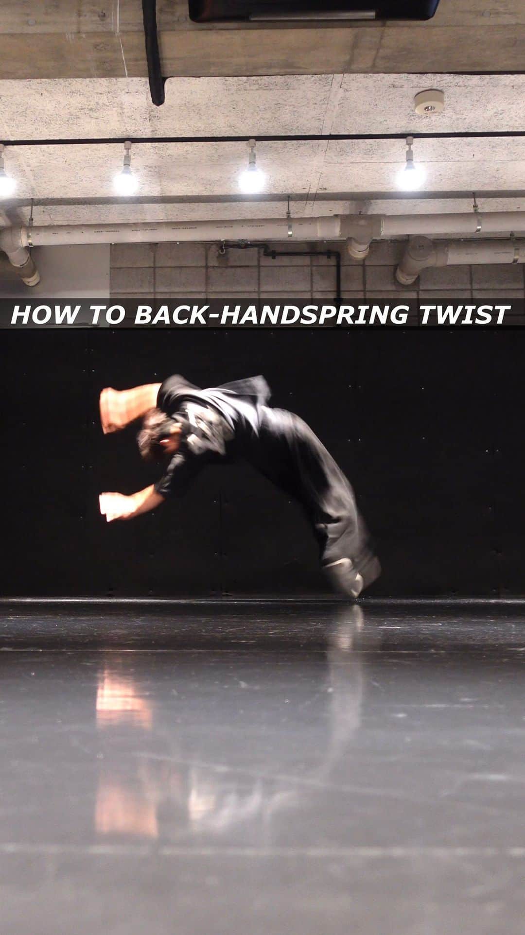 asukaのインスタグラム：「The easy way to learn 【Back-Handspring twist 】   Everybody can do this skill 🔥   What do you think?🤔   Lectured by @bboy_asuka   If you can master it, let me know in the comments😉   ↓↓↓↓    #dance #breaking #breakdance #bboy #powermove #powermoves #acrobatics #tricking #parkour #gymnastics #movement #capoeira #ブレイキン #超人」