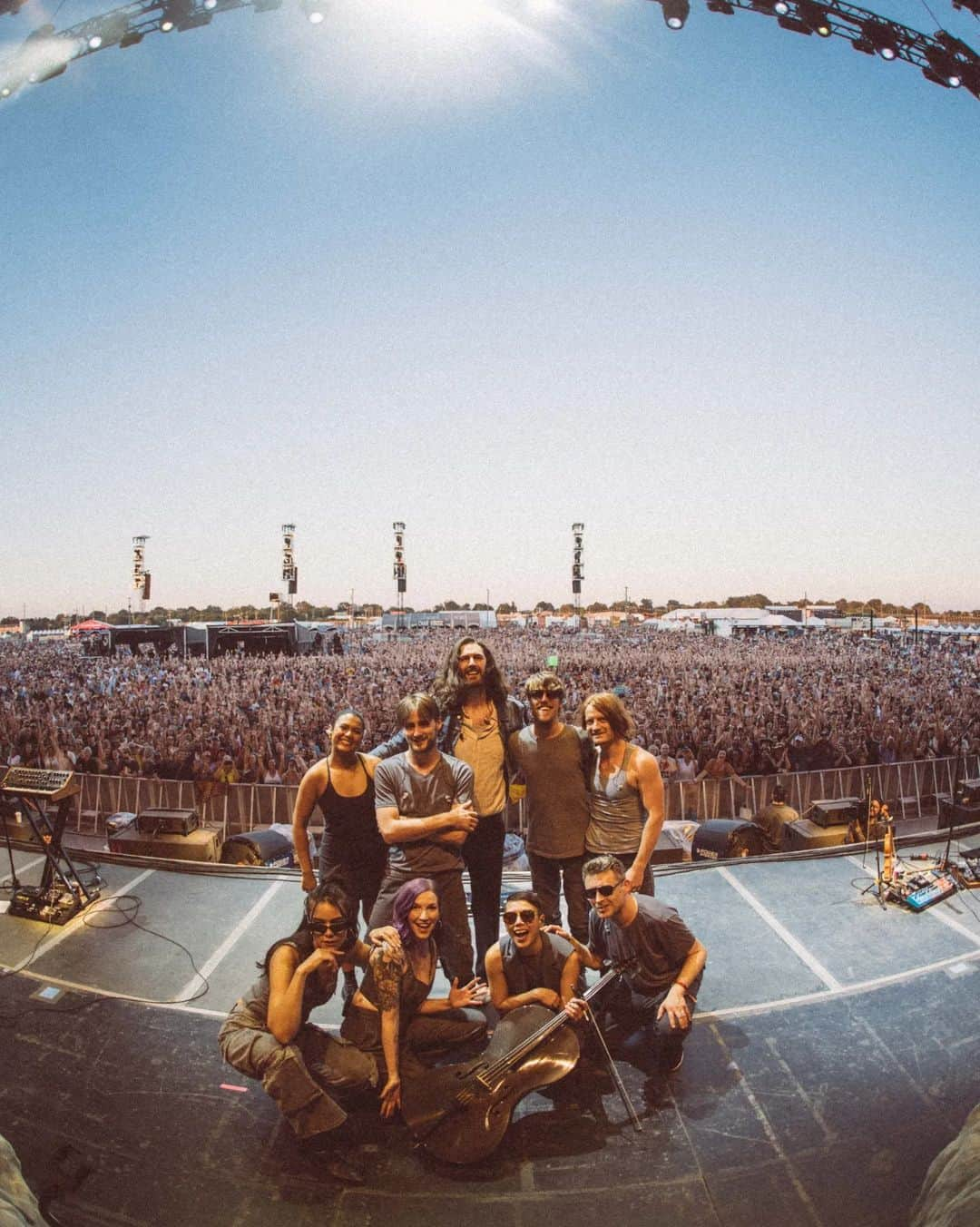 ホージアさんのインスタグラム写真 - (ホージアInstagram)「Big thanks to @bourbonandbeyond for the good times and thank you to the people of Louisville for bringing all that fun energy. Much love 🖤   📸  @RuthlessImagery」9月17日 21時42分 - hozier