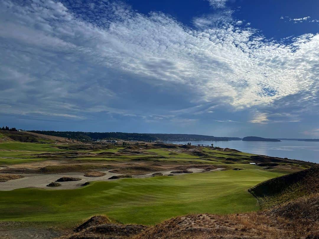 ティファニー・ヨハのインスタグラム：「It “sounds” like we’re “ferry” close to the start of the season! @uscwomensgolf」