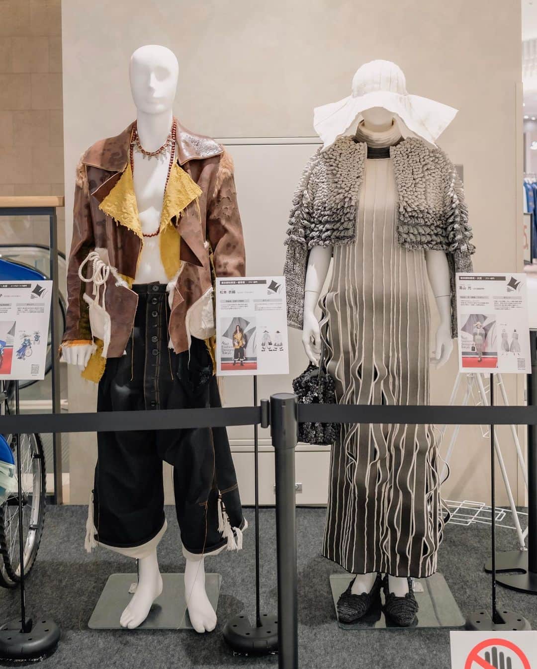 Ryoさんのインスタグラム写真 - (RyoInstagram)「東急プラザ渋谷 3F で開催している東京都主催のファッションコンクール 【Next Fashion Designer of Tokyo】 【Sustainable fashion Design Award】の展示会に伺いました🚶‍♂️  @nfdt_tokyo @sfda_kimono_wagara   こちらは、今年3月に行われたコンクールの受賞作品の展示。 着物を活用した、サスティナブルな作品や、個性溢れるワクワクするような作品達は見てみて凄く楽しかったです。ファッションはほんと面白いですね。日本の文化を大切にし、継承する活動もとても素敵ですね。 そしてコンクールをきっかけに世界で活躍するデザイナーが出てきたら良いですね👏 こちらの2つのコンクールの応募期間が9/29(金)で締め切りだそうです✅  そして、9/18（月・祝）に東急プラザ渋谷 6F GRAND SESSIONで篠原ともえ氏（デザイナー/アーティスト）、織田友理子氏（NPO法人 ウィーログ代表理事）、コンクールの昨年度大賞受賞者によるトークショーが実施されるそうです。 是非、ご興味のある方は参加されてみてください！！☺️  #東京都プロモーション#nfdt #sfda #PR」9月18日 8時54分 - ryo__takashima