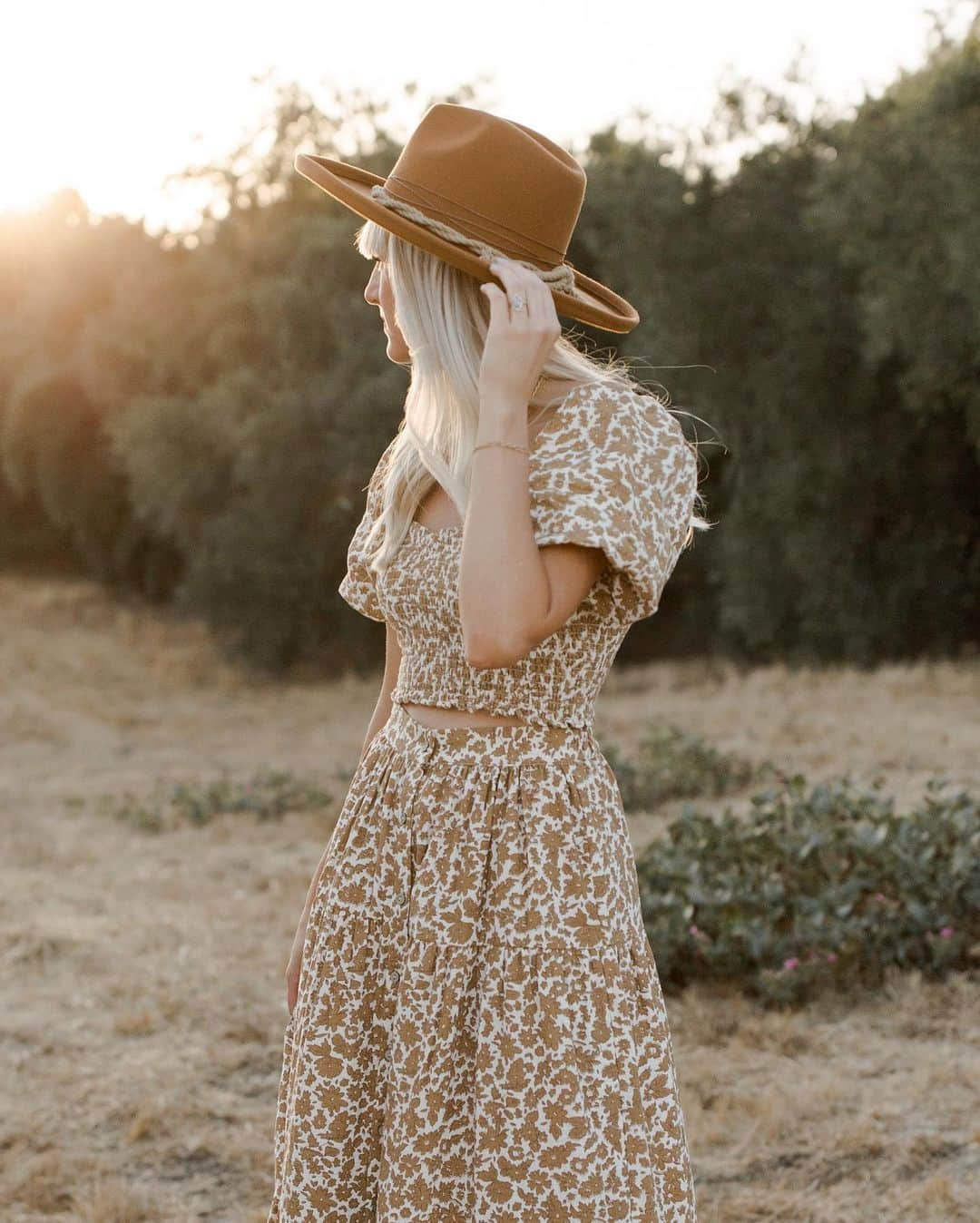 ケリー・マレーさんのインスタグラム写真 - (ケリー・マレーInstagram)「Coastal cowgirls 🤠   outfits: @ryleeandcru  hats: @gigipip」9月18日 7時41分 - kelli_murray