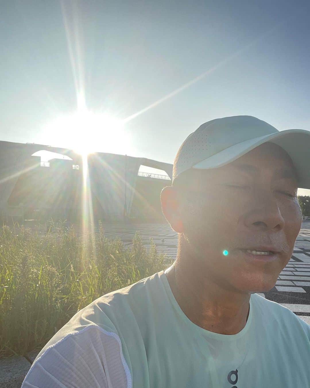 前園真聖さんのインスタグラム写真 - (前園真聖Instagram)「アンジェロの朝のお散歩後にランニングへ。 朝の空気がたまらなく気持ち良かった1日のはじまり👍 #朝活 #ランニング」9月18日 7時45分 - maezono_masakiyo
